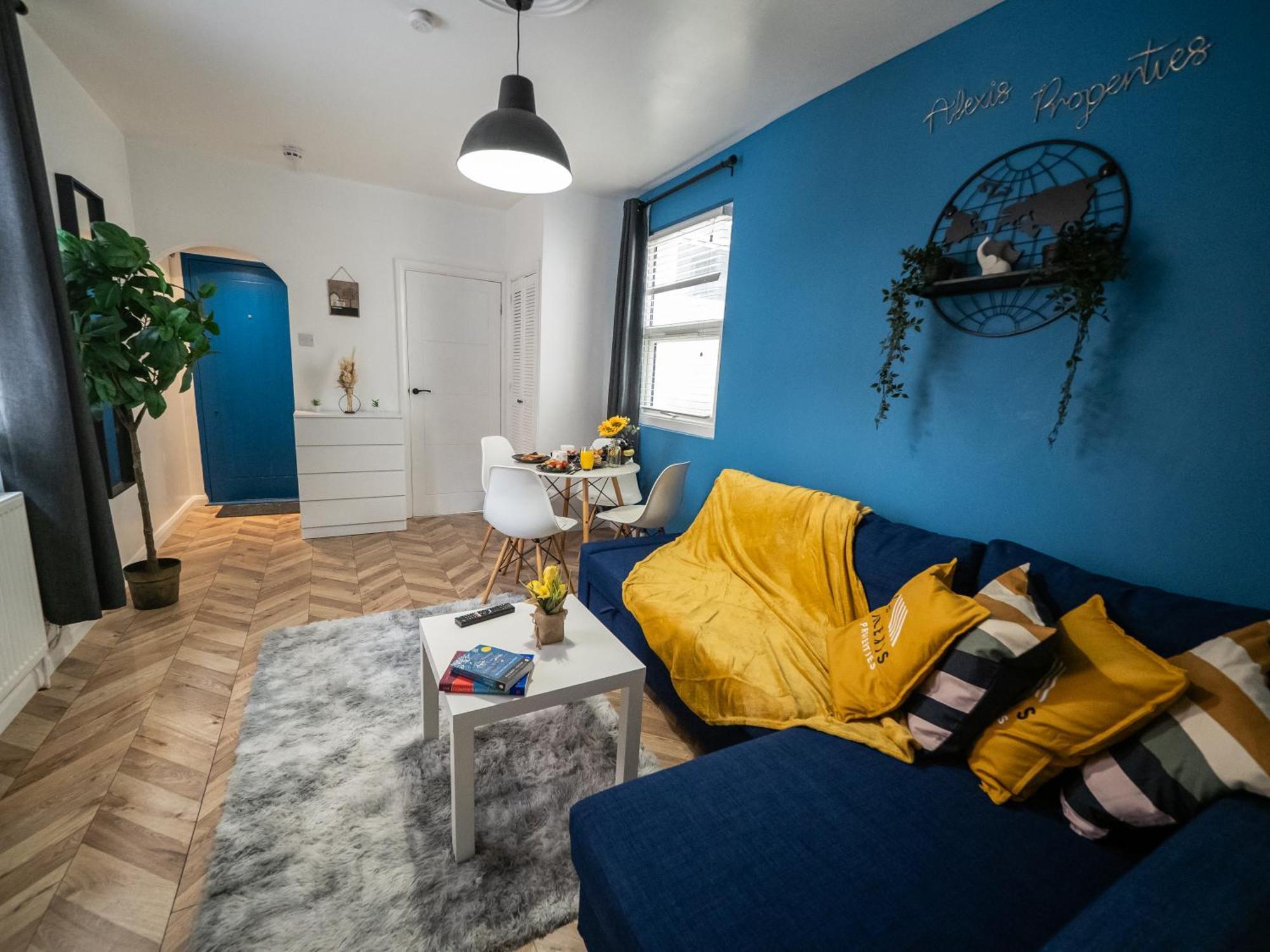 Seaside Retreat: Luxury 1-Bed, Free Parking Apartment พอร์ตสมัธ ภายนอก รูปภาพ